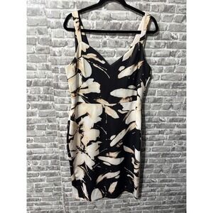 Beyond Floral Dress‎